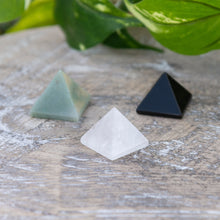 Load image into Gallery viewer, Mini pyramid group picture - Down to Earth