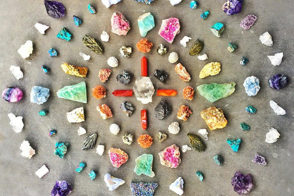 HOW TO USE A CRYSTAL GRID - Down To Earth Co.